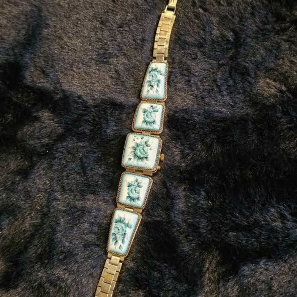 Rare vintage Russian Chaika 17 jewel ladies watch - Picture 4 of 7